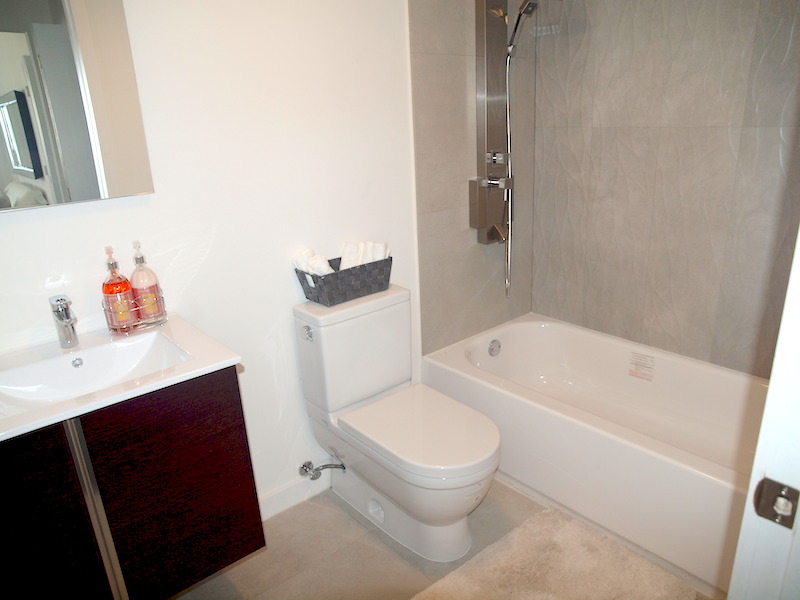 551 Michigan Ave #122